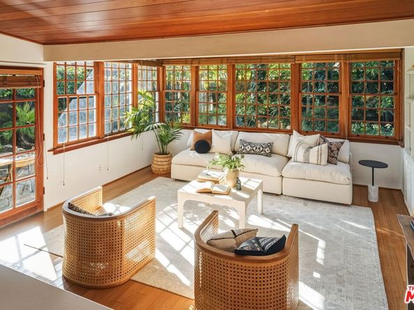 5351 Lemona Avenue, Sherman Oaks CA 91411