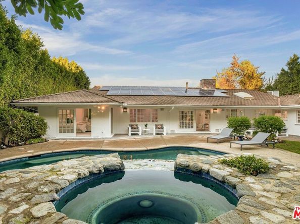 15550 Valley Vista Boulevard, Encino CA 91436