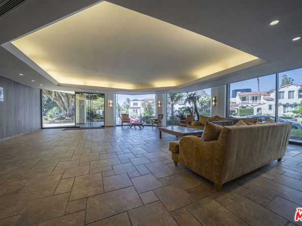 750 S Spaulding Avenue 312, Los Angeles CA 90036