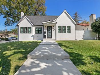 2101 E Glenoaks Boulevard