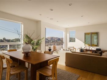 1919 Seigneur Avenue