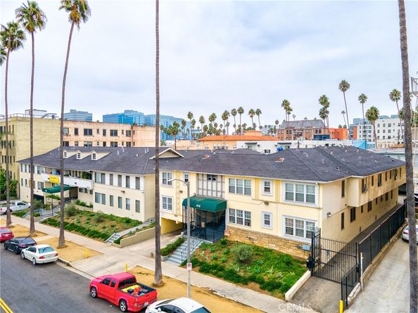 415 S Alexandria, Los Angeles CA 90020