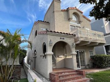 210 210 1/2 NW Glendora