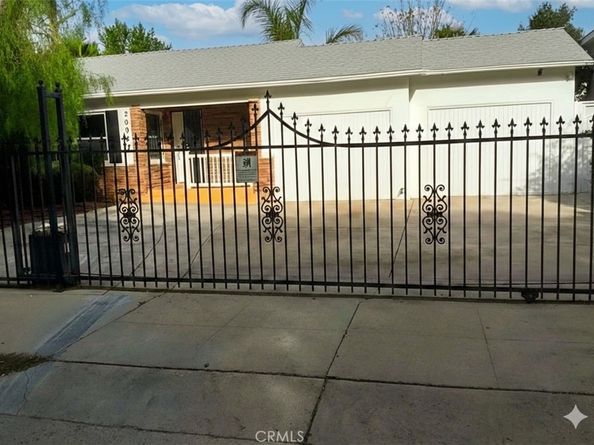 20957 Community, Canoga Park CA 91304