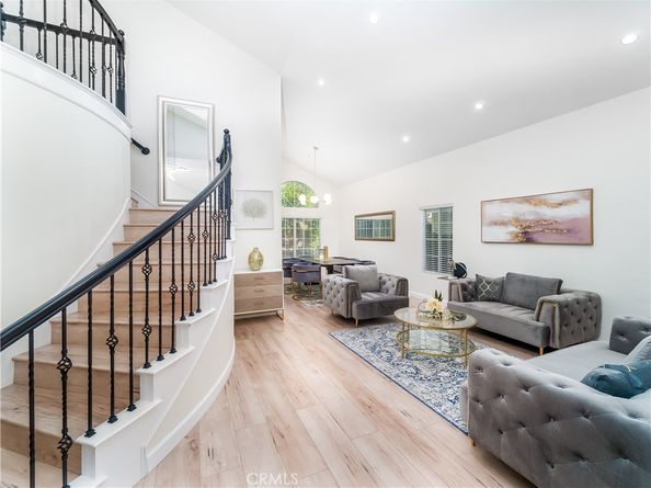 23304 W Vail, West Hills CA 91307