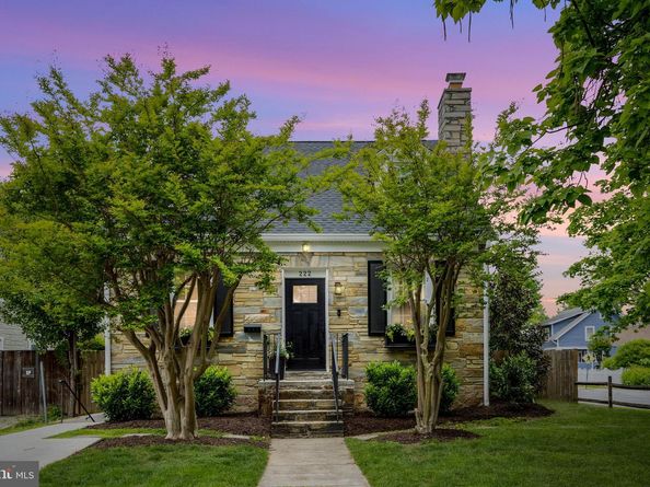 222 E Oxford Avenue, Alexandria VA 22301