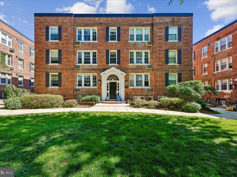 4481 Macarthur Boulevard NW 204, Washington DC 20007