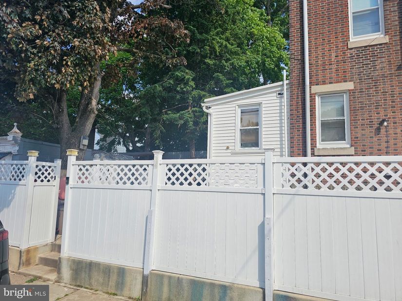401 Fanshawe Street, Philadelphia PA 19111