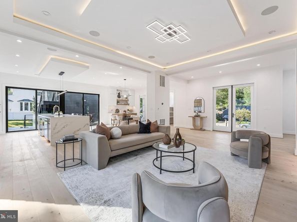 3215 Cofer Road, Falls Church VA 22042