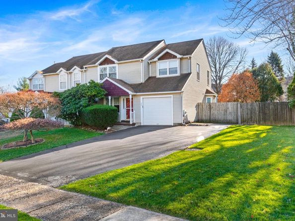 29 Tree Bark Lane, Southampton PA 18966