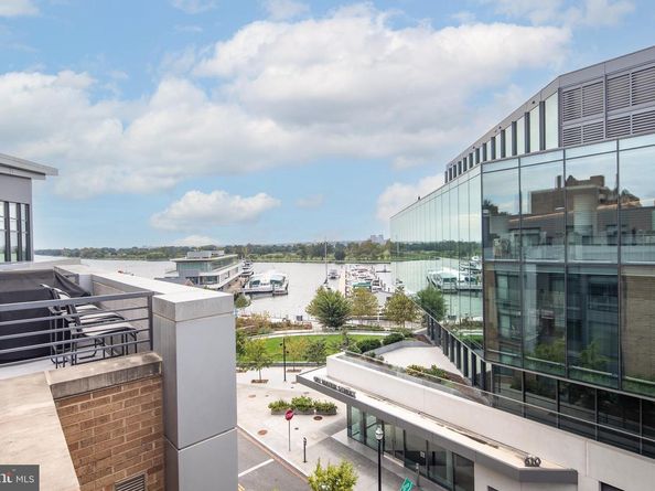 525 Water Street SW 404, Washington DC 20024