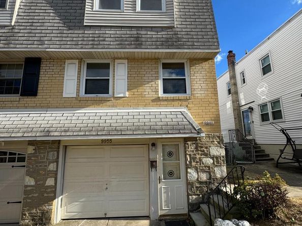 9955 Bridle Road, Philadelphia PA 19115