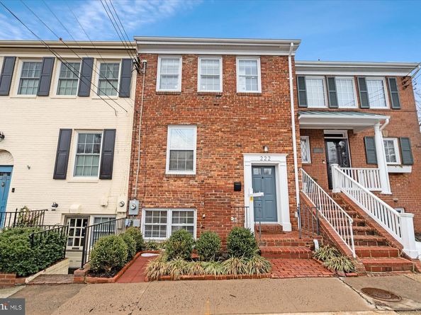 222 Green Street, Alexandria VA 22314