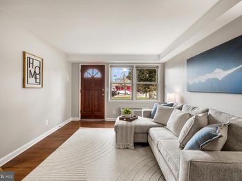 2030 N Woodrow Street