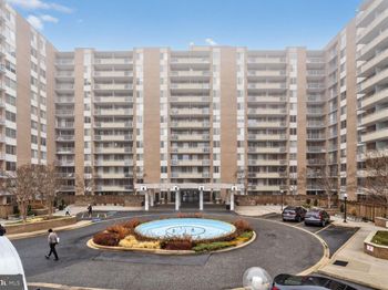 3001 Veazey Terr NW