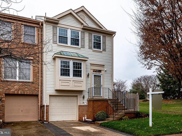 21799 Leatherleaf Circle, Sterling VA 20164