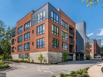 427 E Lancaster Avenue