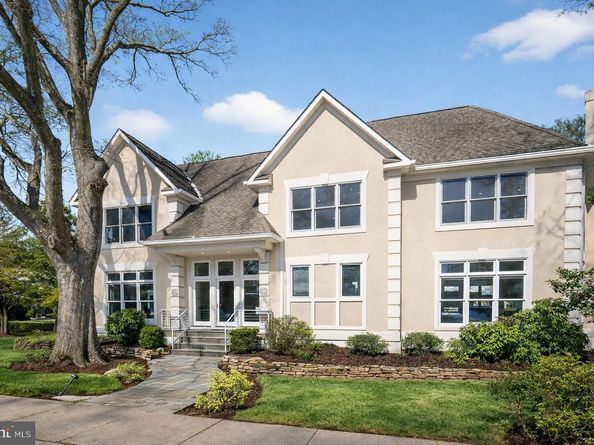 2733 N Lexington Street N, Arlington VA 22207