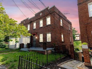 212 Division Avenue NE