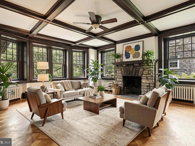 6607 Lincoln Drive, Philadelphia PA 19119