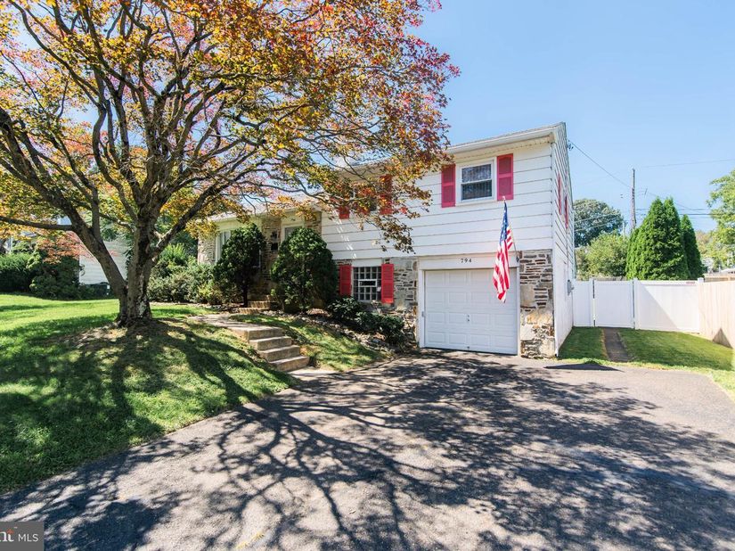 794 North Hills Avenue, Glenside PA 19038