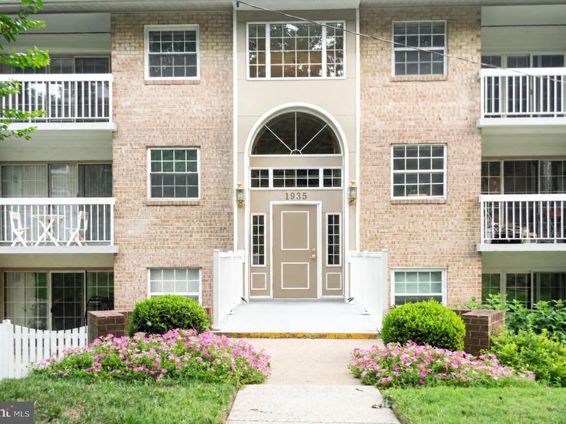 1935 Wilson Lane T3, Mclean VA 22102