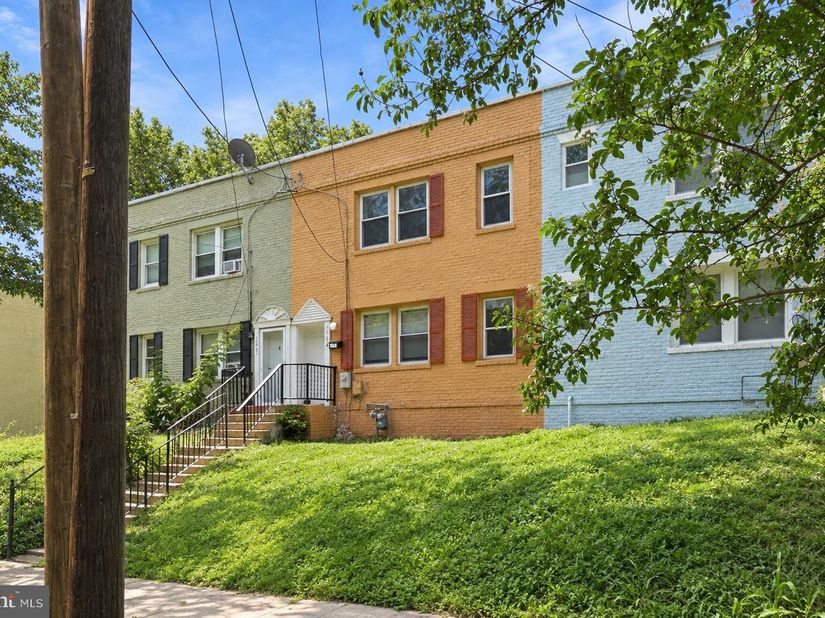 2645 30TH SE, Washington DC 20020