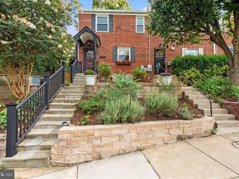 202 Tennessee Avenue, Alexandria VA 22305