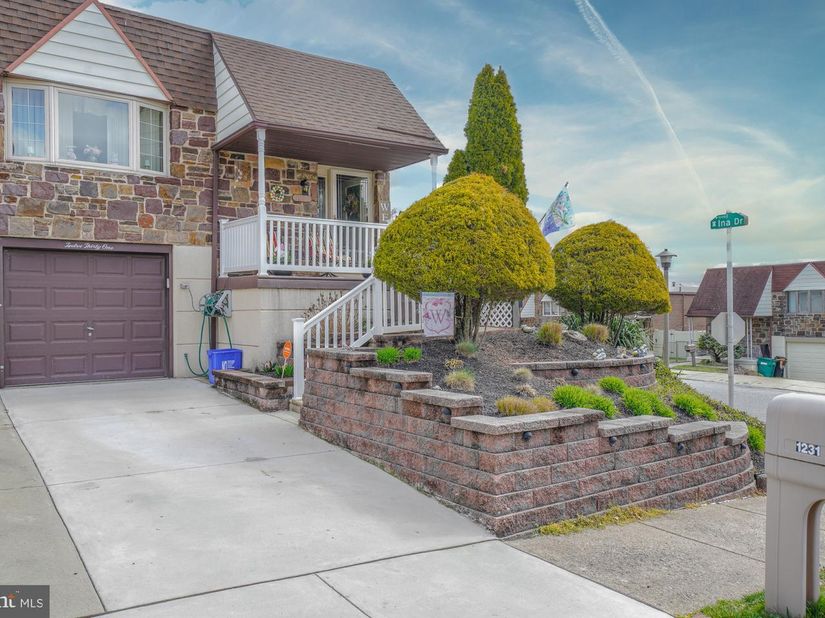 1231 Hemlock Drive, Philadelphia PA 19116