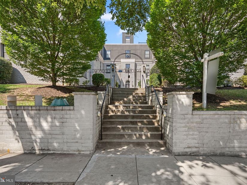 16 17TH Street NE 112, Washington DC 20002