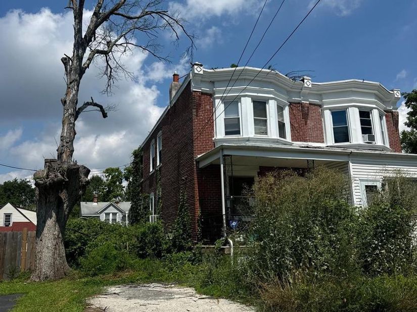 609 Beechwood Avenue, Darby PA 19023