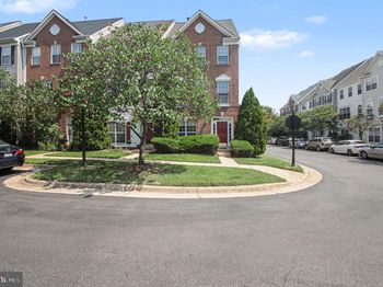 100 Meadows Lane