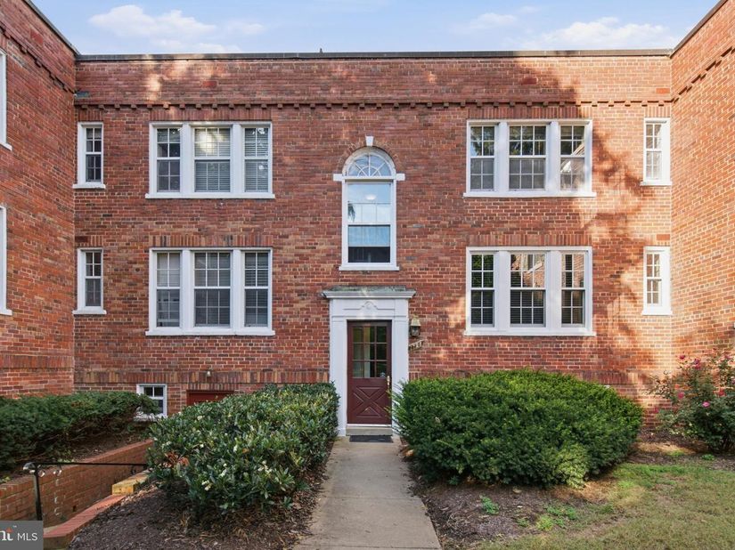 1728 N Queens Lane 3181, Arlington VA 22201