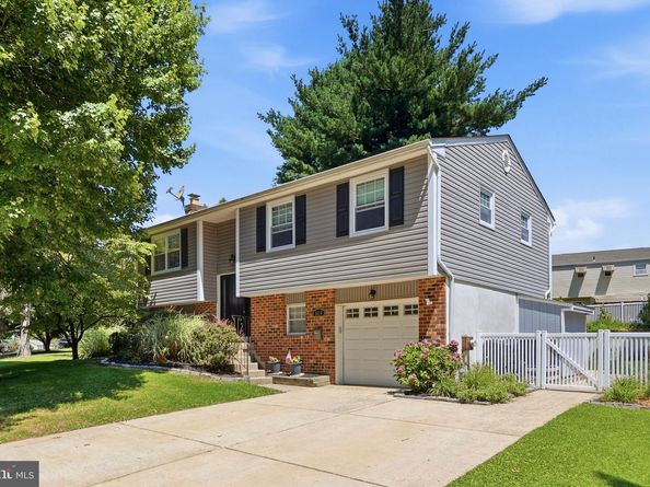 8619 Belfry Drive, Philadelphia PA 19128