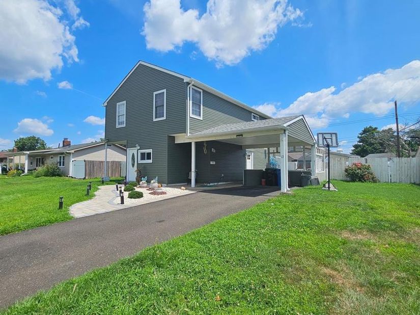 12 Crescent Lane, Levittown PA 19055