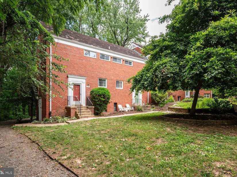 1557 Mount Eagle Place, Alexandria VA 22302