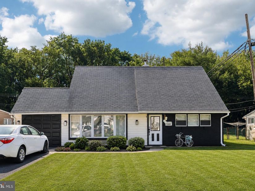 85 Kingwood Lane, Levittown PA 19055