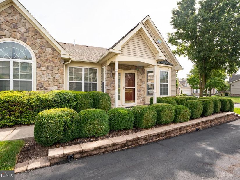 126 Fairway Drive 141, Warminster PA 18974