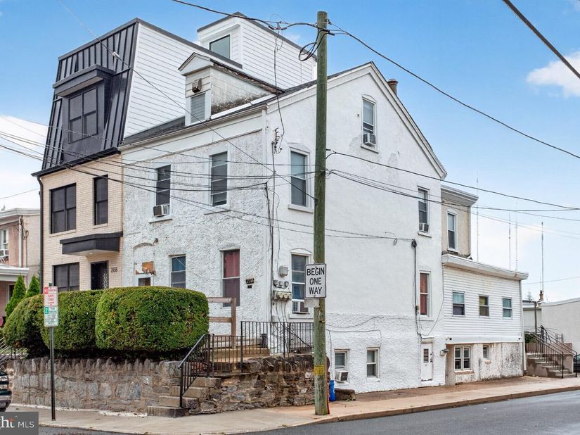 270 Dupont Street, Philadelphia PA 19128