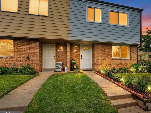 858 Dogwood Court, Herndon VA 20170