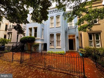 213 & 215 5TH Street SE
