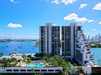 1000 Venetian Way