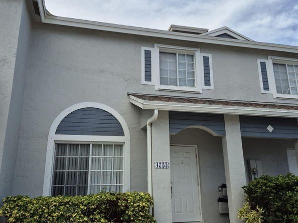 4753 SW 13th Place, Deerfield Beach FL 33442