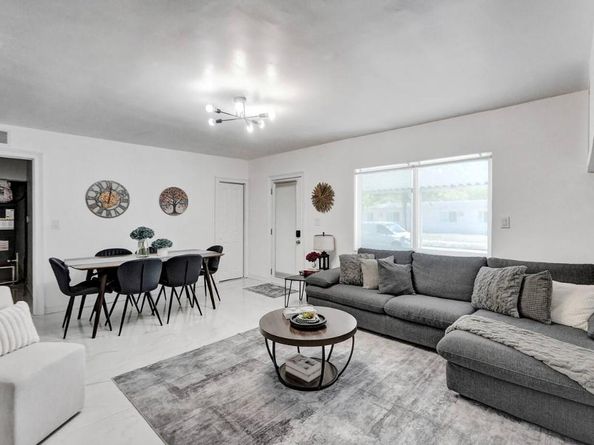 2001 Washington St, Hollywood FL 33020