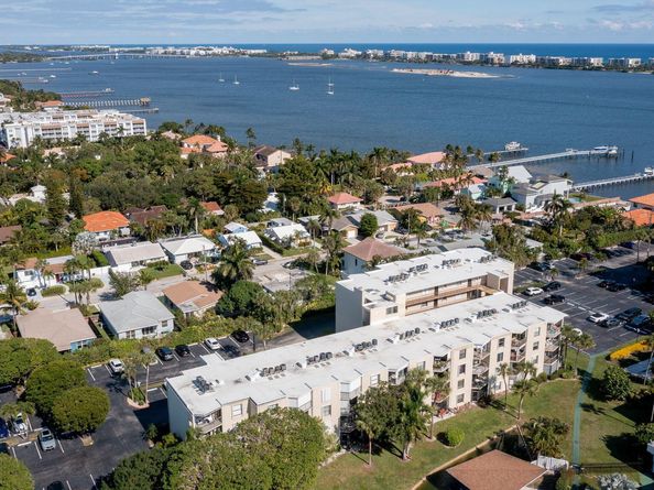 890 N Federal Highway 103, Lantana FL 33462