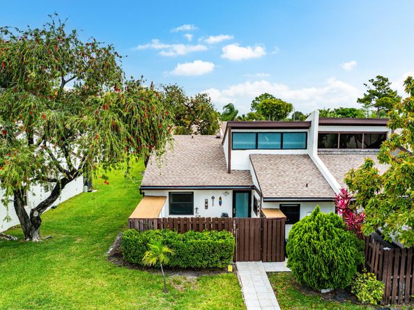 1875 Abbey Road, West Palm Beach FL 33415