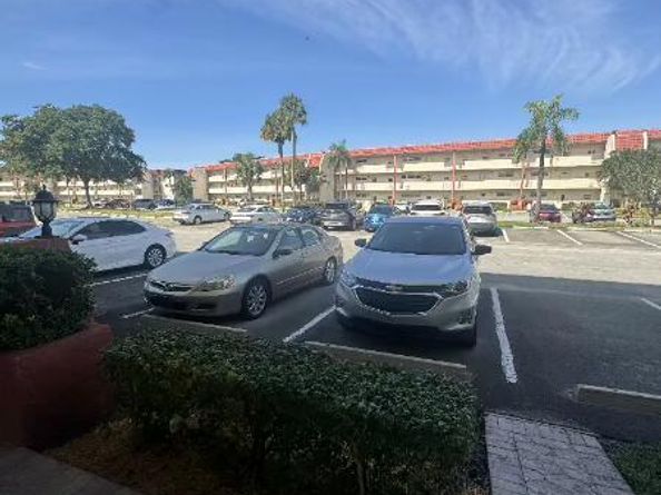 9420 S Hollybrook Lake Drive 105, Pembroke Pines FL 33025