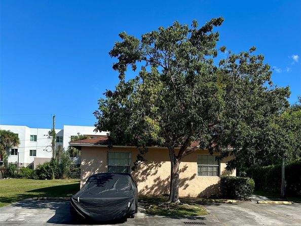 734 NW 13th Ter, Fort Lauderdale FL 33311