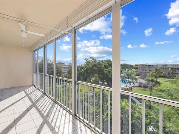 4650 Washington St 504, Hollywood FL 33021