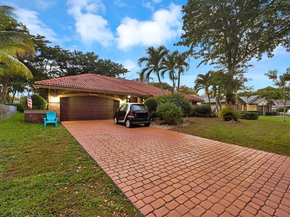 8622 NW 49th Drive, Coral Springs FL 33067